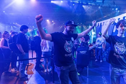 MMO student places a $500 bounty on veteran variations of RuneScape as allotment of a neighborhood archive venture:  MMO student places a $500 bounty on veteran variations of RuneScape as allotment of a neighborhood archive venture: “You would possibly maybe maybe well maybe moreover need ALL of the game’s misplaced variations!”