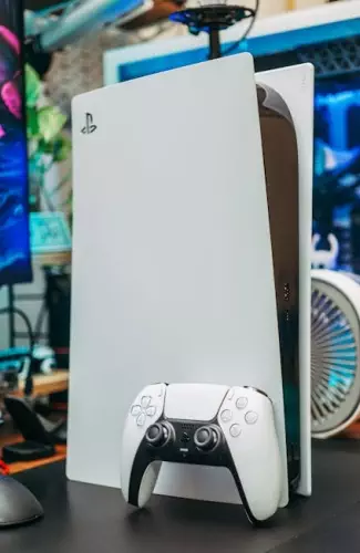Returnal's PS5 Pro upgrade delivers a huge resolution boost and improved performance 1 Returnal’s PS5 Pro upgrade delivers a huge resolution boost and improved performance