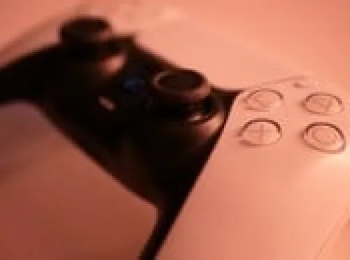 DualSense PS5 Controllers Will Soon Be Able to Pair with Multiple Devices At Once 1 DualSense PS5 Controllers Will Soon Be Able to Pair with Multiple Devices At Once