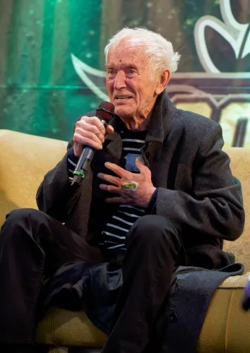 Ralph 16 43899 james cameron has no plans to step away from directing avatar 4 and 5 but hes not ruling i6889e9d4bbb94