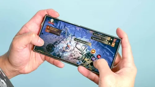 Hooked in three seconds: The science behind high-performing mobile game ads 1 Hooked in three seconds: The science behind high-performing mobile game ads